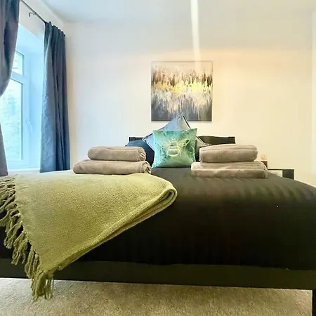 Cozy & Spacious 3-Bedroom Home By Tailored Accommodation Swansea Exterior photo