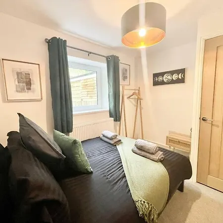 Cozy & Spacious 3-Bedroom Home By Tailored Accommodation Swansea Exterior photo