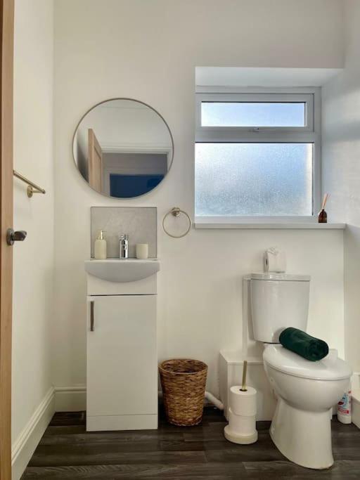 Cozy & Spacious 3-bedroom By Tailored Swansea